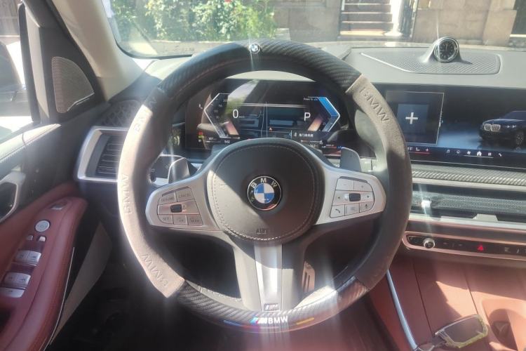 Used BMW X5 2023 xDrive 30Li Luxury M Sport Night Edition Package Steering Wheel