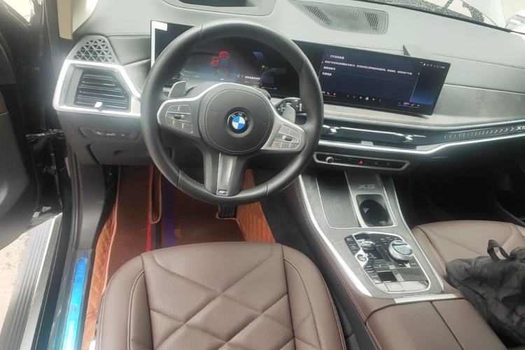 Used BMW X5 2023 xDrive 30Li Luxury M Sport Package Steering Wheel
