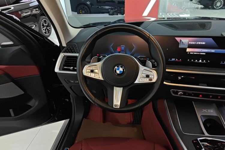 Used BMW X5 2023 xDrive 30Li Luxury M Sport Night Edition Package Steering Wheel