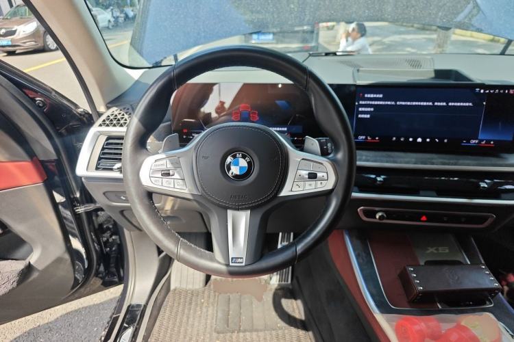 Used BMW X5 2023 xDrive 30Li Luxury M Sport Night Edition Package Steering Wheel