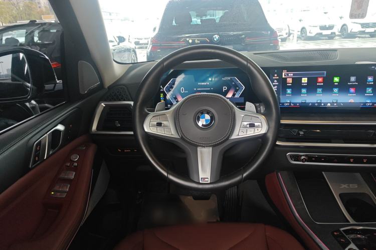 Used BMW X5 2023 xDrive 30Li Luxury M Sport Package Steering Wheel