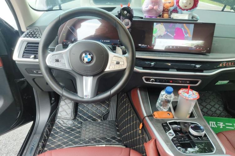 Used BMW X5 2023 xDrive 30Li Luxury M Sport Night Edition Package Steering Wheel