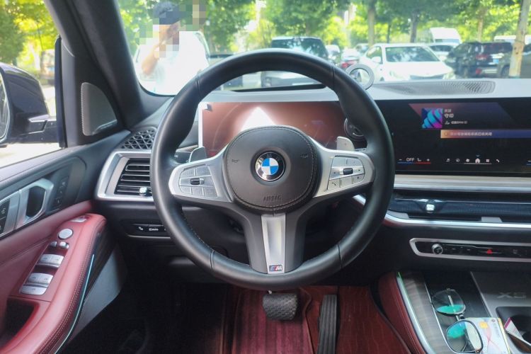 Used BMW X5 2023 xDrive 40Li M Sport Night Edition Package Steering Wheel