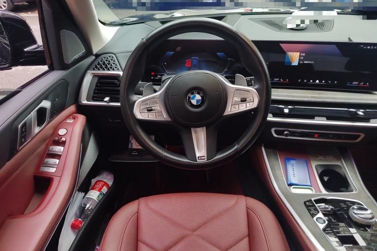 Used BMW X5 2023 xDrive 30Li Luxury M Sport Night Edition Package Steering Wheel