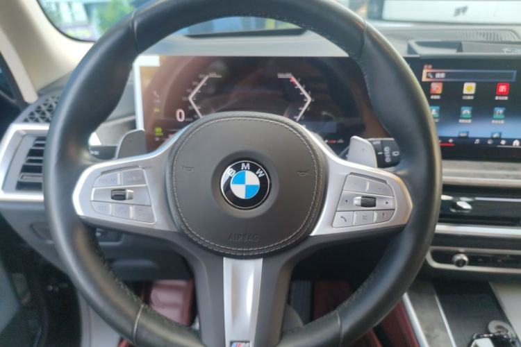 Used BMW X5 2023 xDrive 30Li Luxury M Sport Night Edition Package Steering Wheel