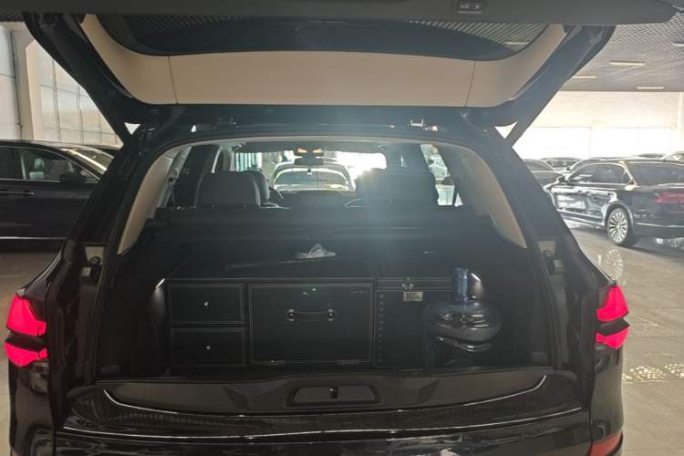 Used BMW X5 2023 xDrive 30Li Luxury M Sport Night Edition Package Trunk
