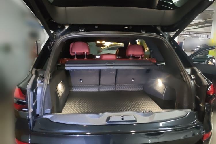 Used BMW X5 2023 xDrive 40Li M Sport Night Edition Package Trunk