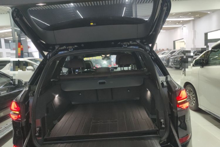 Used BMW X5 2023 xDrive 40Li M Sport Night Edition Package Trunk