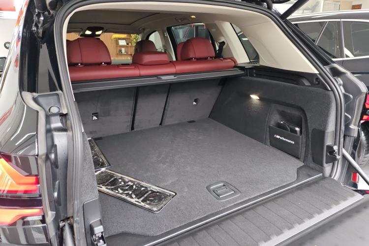 Used BMW X5 2023 xDrive 30Li Luxury M Sport Night Edition Package Trunk