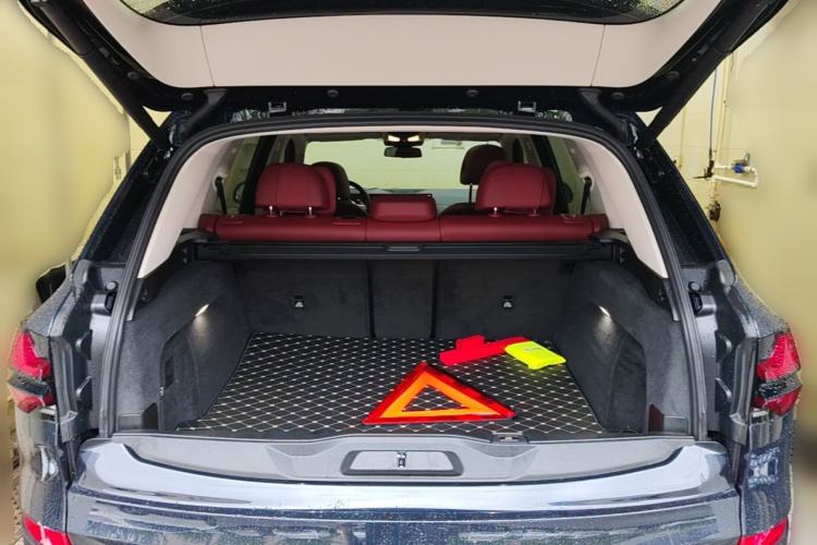 Used BMW X5 2023 xDrive 30Li Luxury M Sport Night Edition Package Trunk