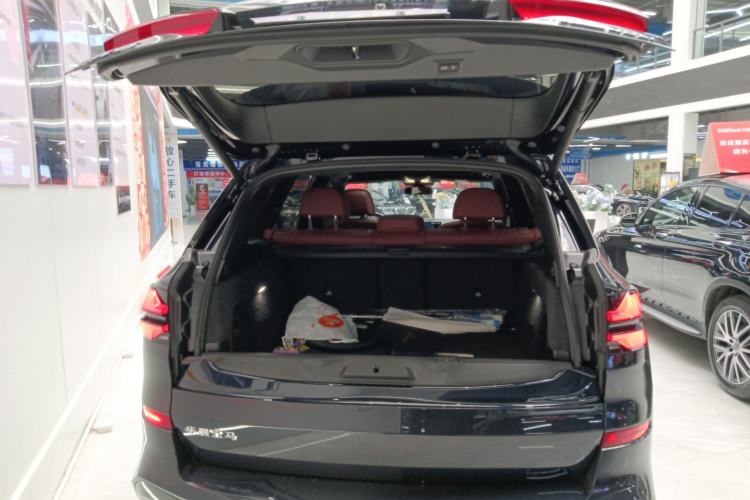 Used BMW X5 2023 xDrive 40Li M Sport Night Edition Package Trunk