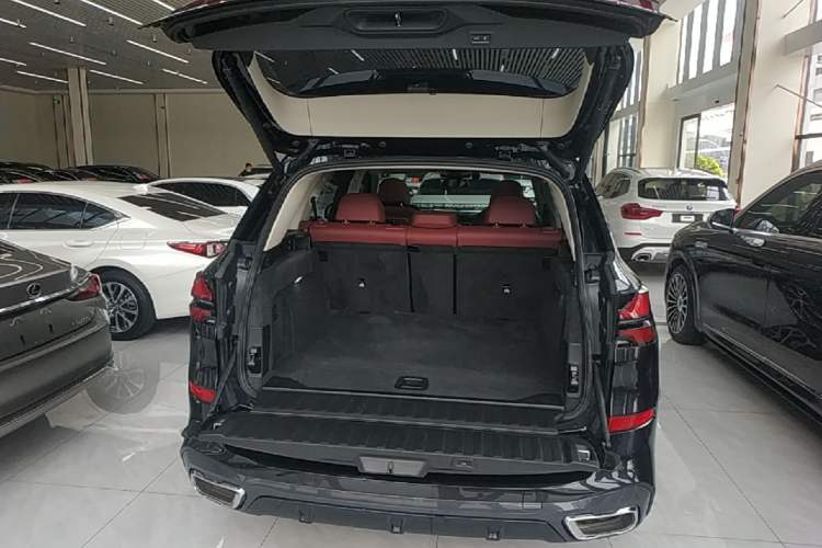Used BMW X5 2023 xDrive 30Li Luxury M Sport Night Edition Package Trunk