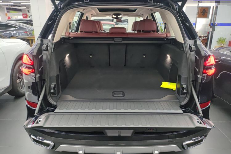 Used BMW X5 2023 xDrive 30Li M Sport Package Trunk