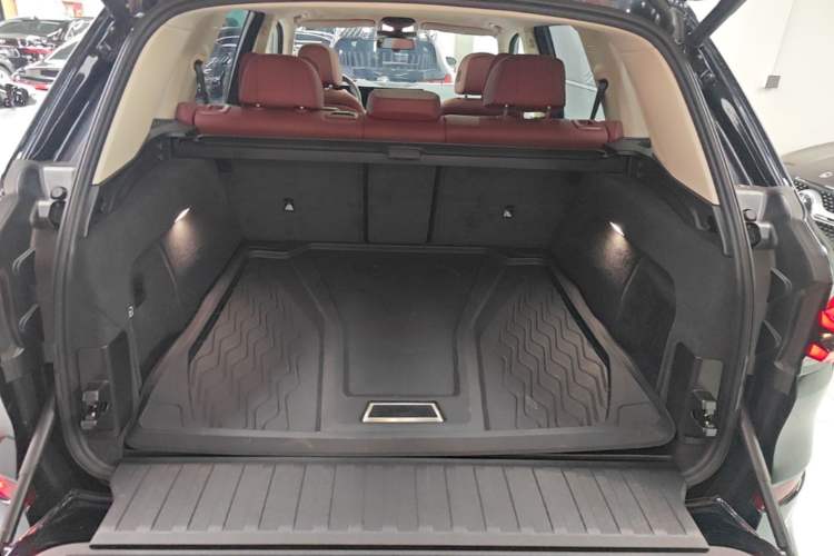 Used BMW X5 2023 xDrive 30Li Luxury M Sport Night Edition Package Trunk