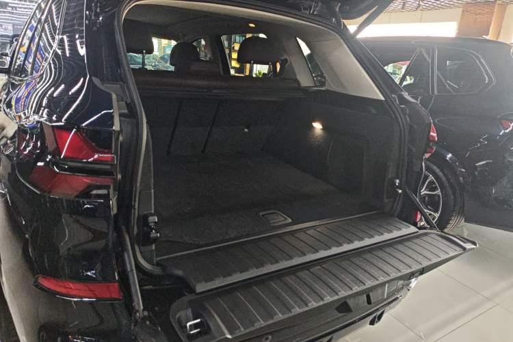Used BMW X5 2023 xDrive 30Li Luxury M Sport Night Edition Package Trunk
