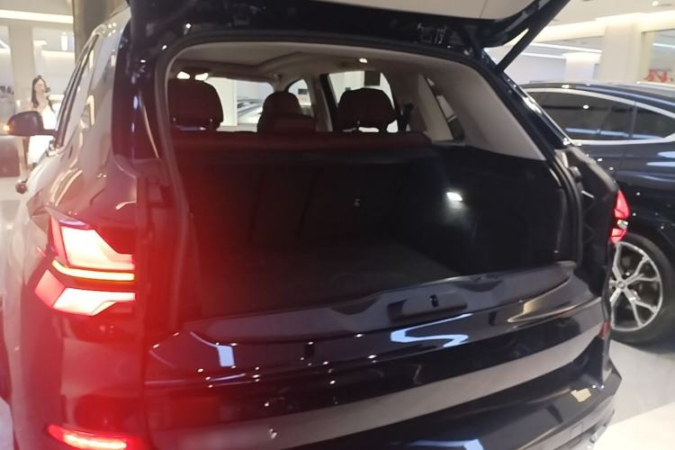 Used BMW X5 2023 xDrive 30Li Luxury M Sport Night Edition Package Trunk