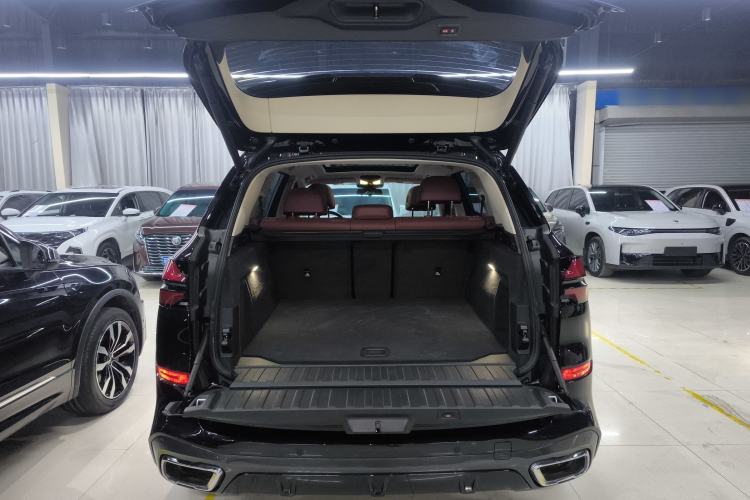 Used BMW X5 2023 xDrive 30Li Luxury M Sport Night Edition Package Trunk