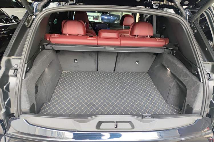 Used BMW X5 2023 xDrive 40Li M Sport Night Edition Package Trunk