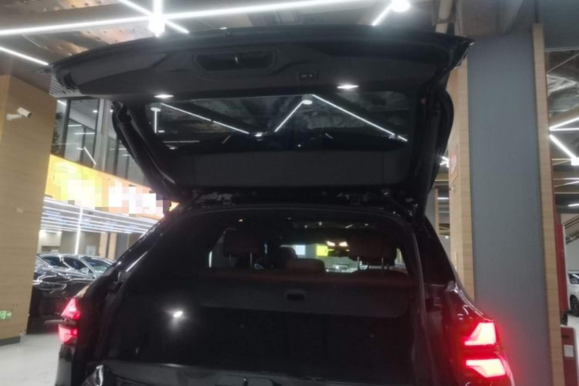 Used BMW X5 2023 xDrive 40Li M Sport Night Edition Package Trunk