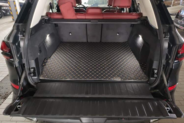 Used BMW X5 2023 xDrive 30Li Luxury M Sport Night Edition Package Trunk
