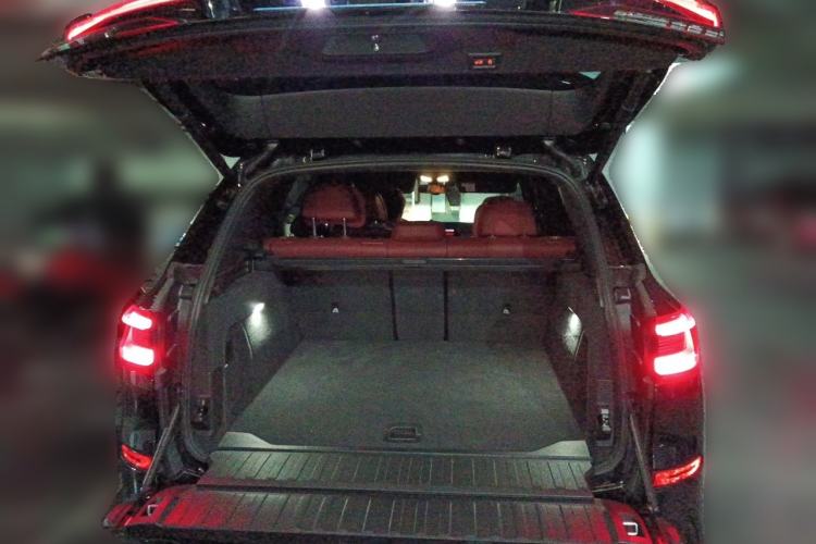 Used BMW X5 2023 xDrive 40Li M Sport Package Trunk
