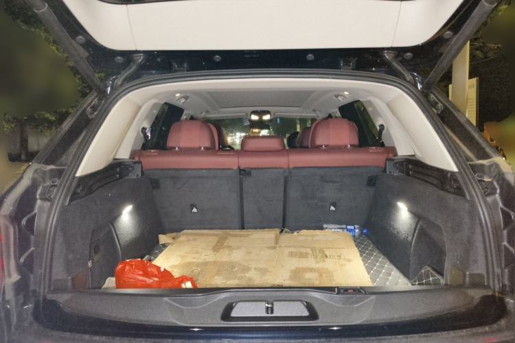 Used BMW X5 2023 xDrive 30Li Luxury M Sport Package Trunk