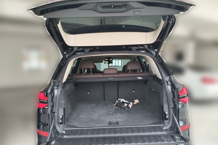 Used BMW X5 2023 xDrive 30Li Luxury M Sport Night Edition Package Trunk