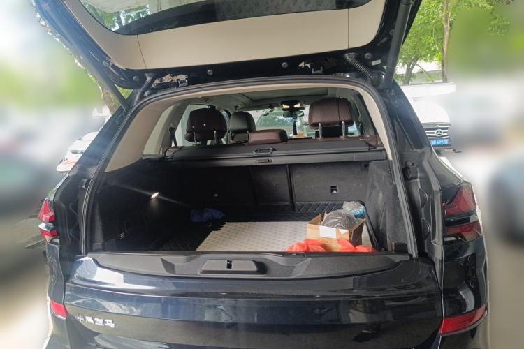 Used BMW X5 2023 xDrive 30Li Luxury M Sport Package Trunk