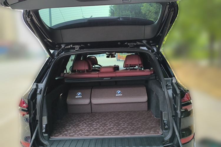 Used BMW X5 2023 xDrive 40Li M Sport Night Edition Package Trunk