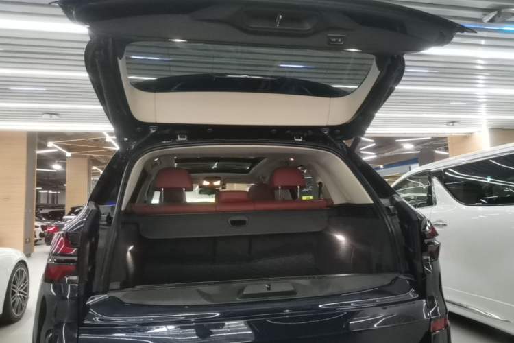 Used BMW X5 2023 xDrive 30Li Luxury M Sport Night Edition Package Trunk
