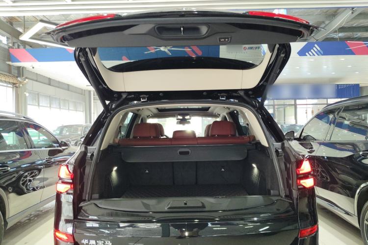 Used BMW X5 2023 xDrive 30Li Luxury M Sport Night Edition Package Trunk