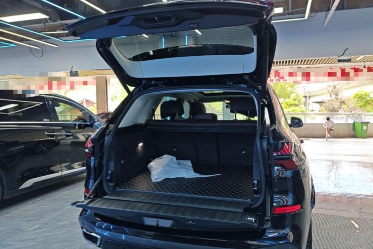 Used BMW X5 2023 xDrive 30Li Luxury M Sport Package Trunk