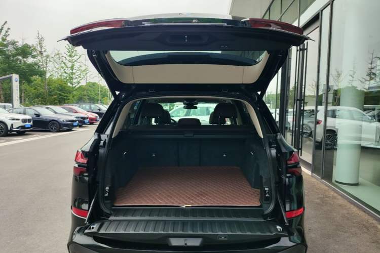 Used BMW X5 2023 xDrive 30Li Luxury M Sport Night Edition Package Trunk