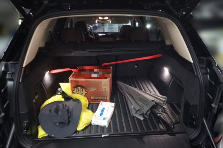 Used BMW X5 2023 xDrive 30Li Luxury M Sport Package Trunk