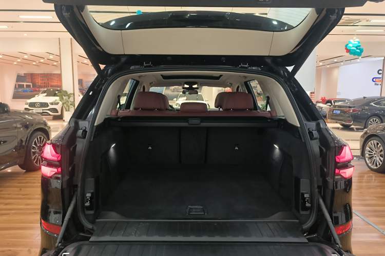 Used BMW X5 2023 xDrive 30Li Luxury M Sport Night Edition Package Trunk