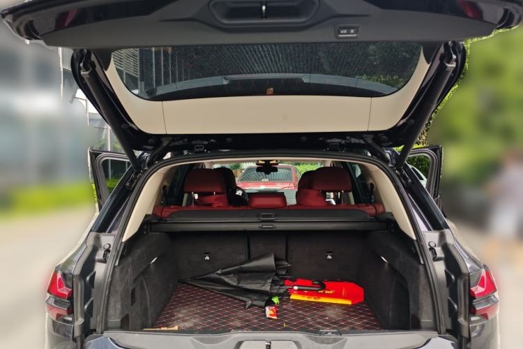 Used BMW X5 2023 xDrive 30Li M Sport Package Trunk