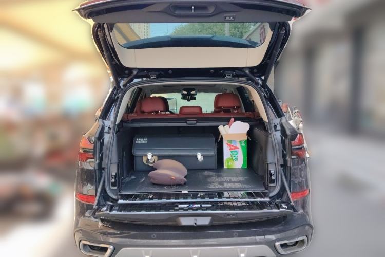 Used BMW X5 2023 xDrive 30Li Luxury M Sport Package Trunk