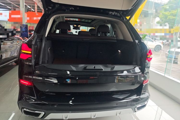 Used BMW X5 2023 xDrive 30Li M Sport Package Trunk