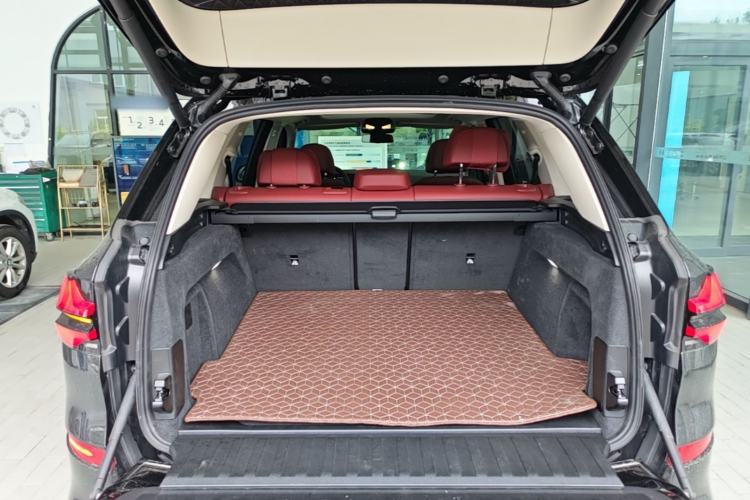 Used BMW X5 2023 xDrive 30Li Luxury M Sport Night Edition Package Trunk