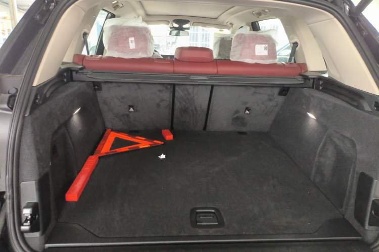 Used BMW X5 2023 xDrive 30Li Luxury M Sport Night Edition Package Trunk