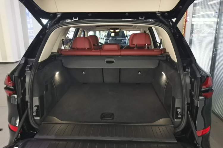 Used BMW X5 2023 xDrive 30Li Luxury M Sport Night Edition Package Trunk