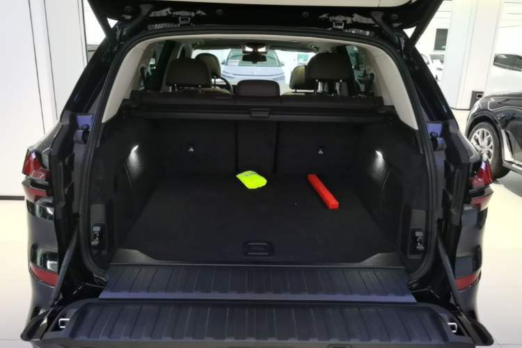Used BMW X5 2023 xDrive 30Li Luxury M Sport Night Edition Package Trunk