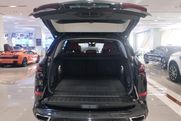 Used BMW X5 2023 xDrive 30Li Luxury M Sport Night Edition Package Trunk