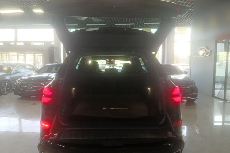 Used BMW X5 2023 xDrive 40Li M Sport Night Edition Package Trunk