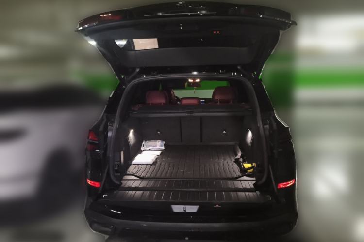 Used BMW X5 2023 xDrive 40Li M Sport Package Trunk