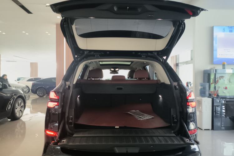 Used BMW X5 2023 xDrive 30Li Luxury M Sport Night Edition Package Trunk