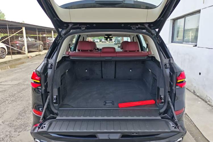 Used BMW X5 2023 xDrive 30Li Luxury M Sport Night Edition Package Trunk