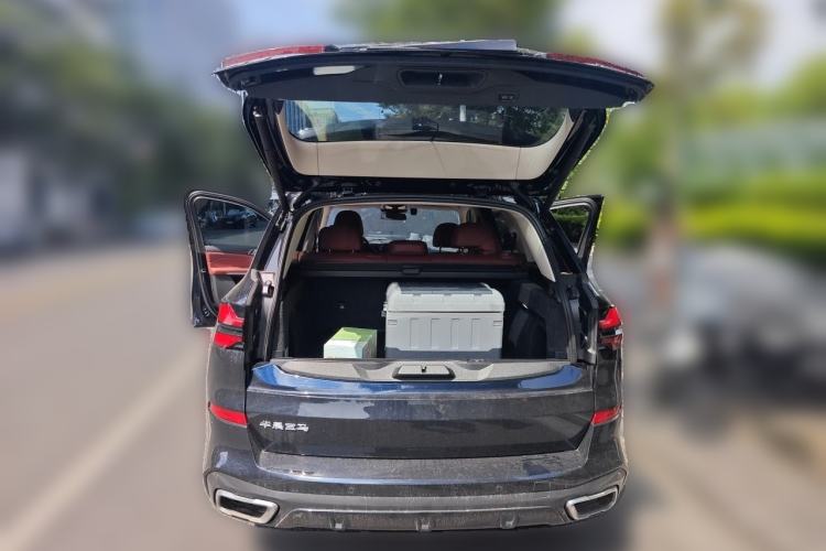 Used BMW X5 2023 xDrive 30Li Luxury M Sport Night Edition Package Trunk