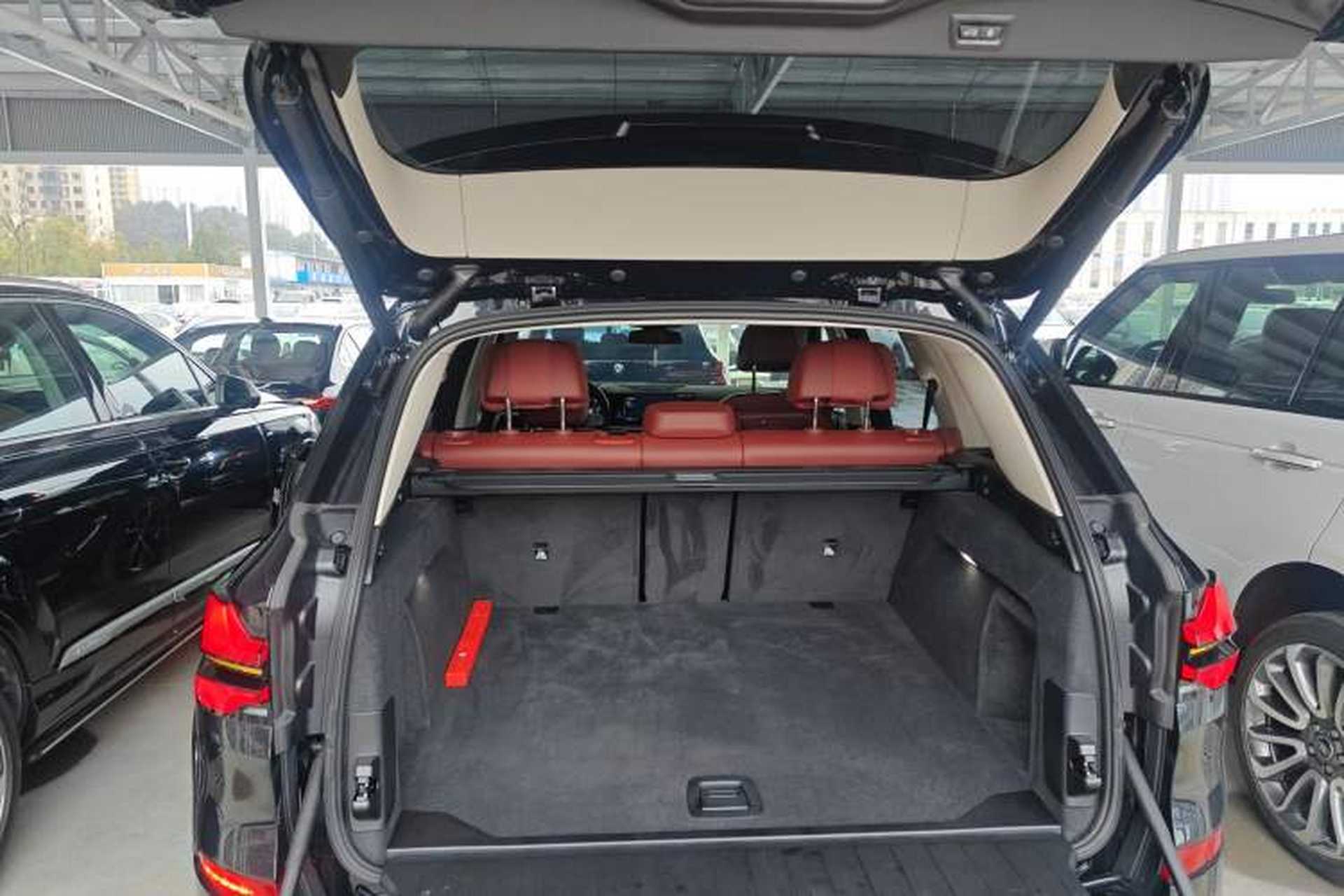 Used BMW X5 2023 xDrive 30Li Luxury M Sport Package Trunk