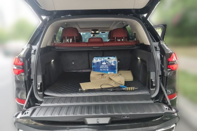 Used BMW X5 2023 xDrive 30Li Luxury M Sport Night Edition Package Trunk